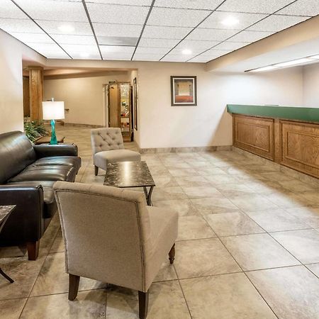 Days Inn By Wyndham Tiffin Exterior photo